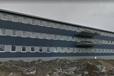 Sisimiuni B-2032 Teenagekollegie-p illuanut assi.